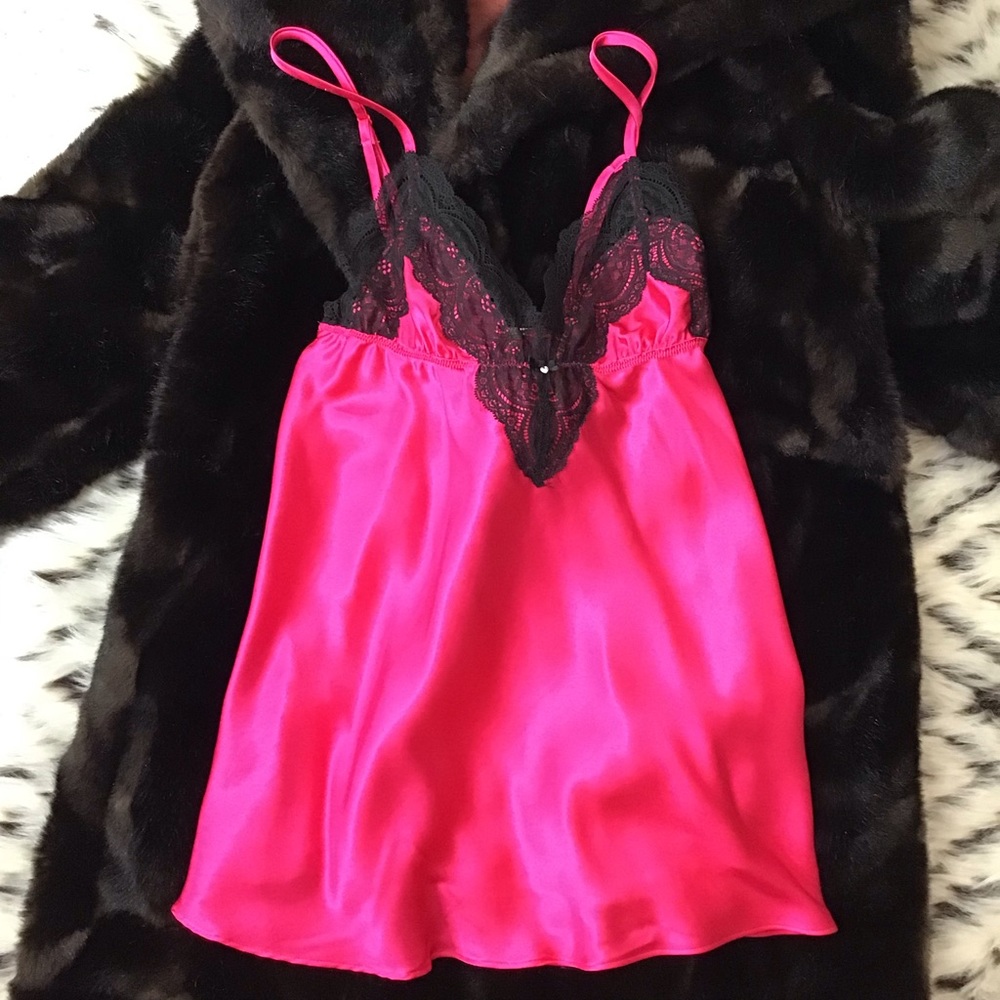 Victoria’s Secret chemise